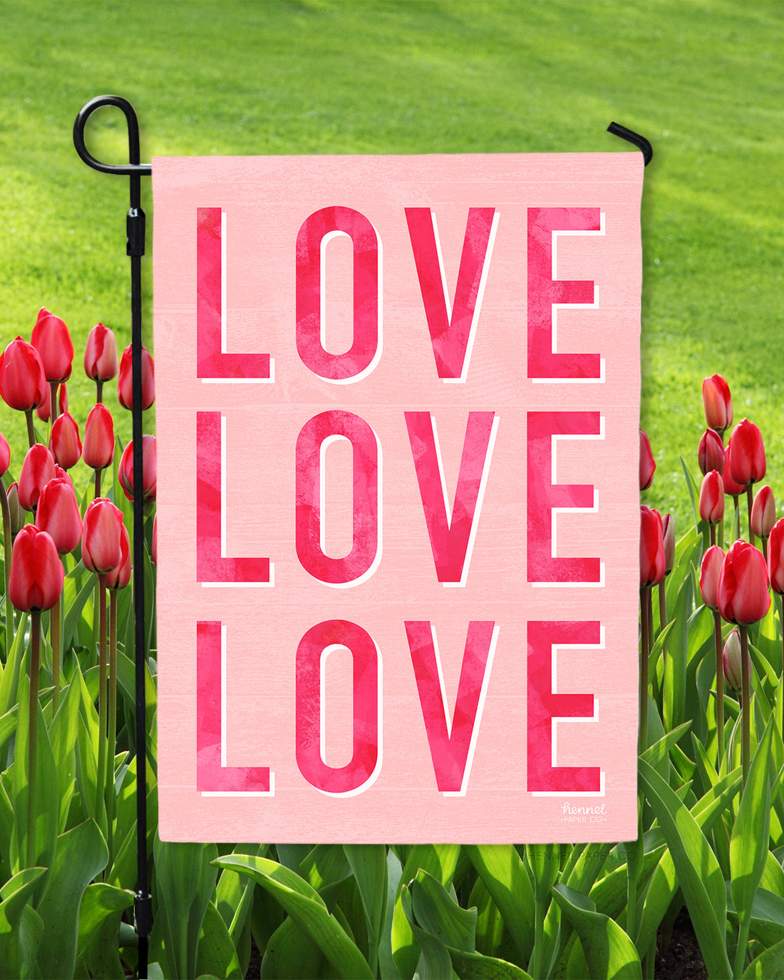 Cute Ways to Decorate Your Garden for Valentine’s Day